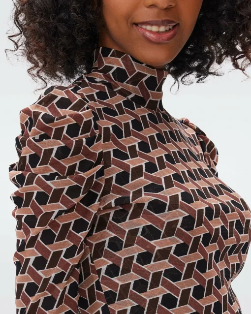 Remy Mesh Top